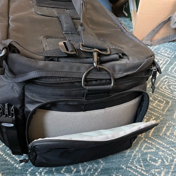 Lowepro Camera Bag, Magnum 650 AW - Picture 4 of 10